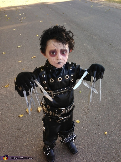 DIY Edward Scissorhands Costume
 Little Edward Scissorhands Costume