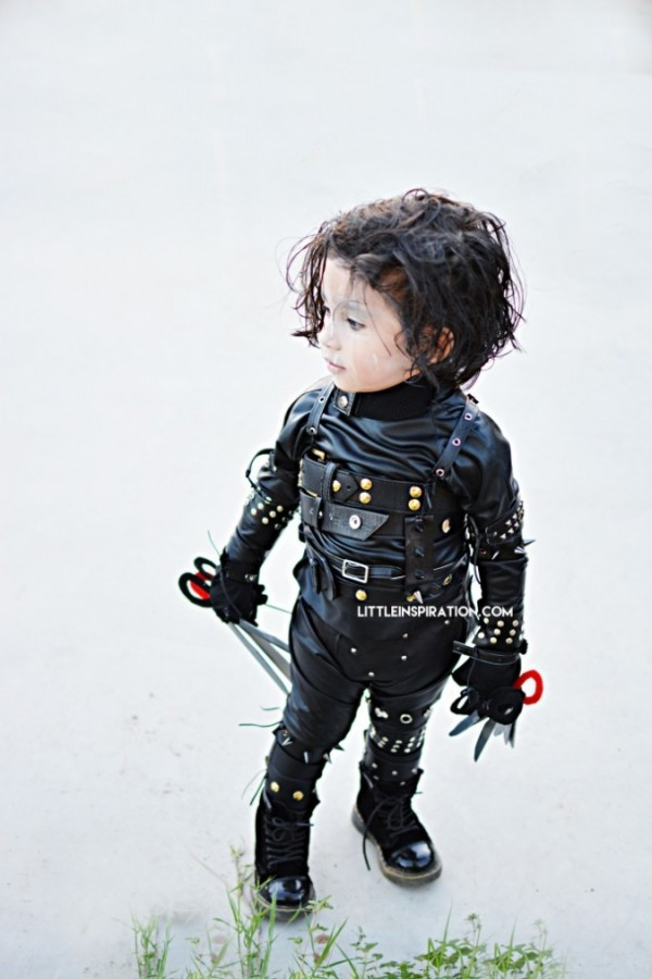 DIY Edward Scissorhands Costume
 Wee Birdy