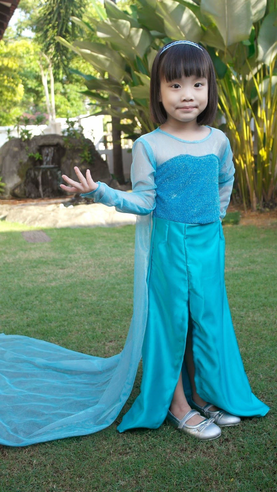 DIY Elsa Costume
 Fluene s Corner DIY Queen Elsa s Costume