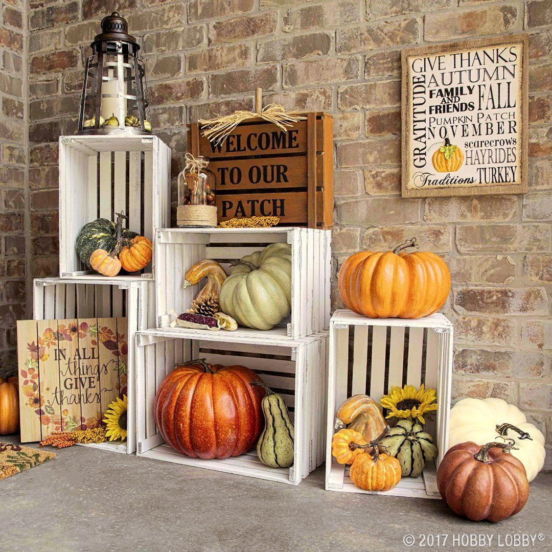 DIY Fall Decorations Outdoor
 Give your outdoor decor an autumn look with DIY shelving