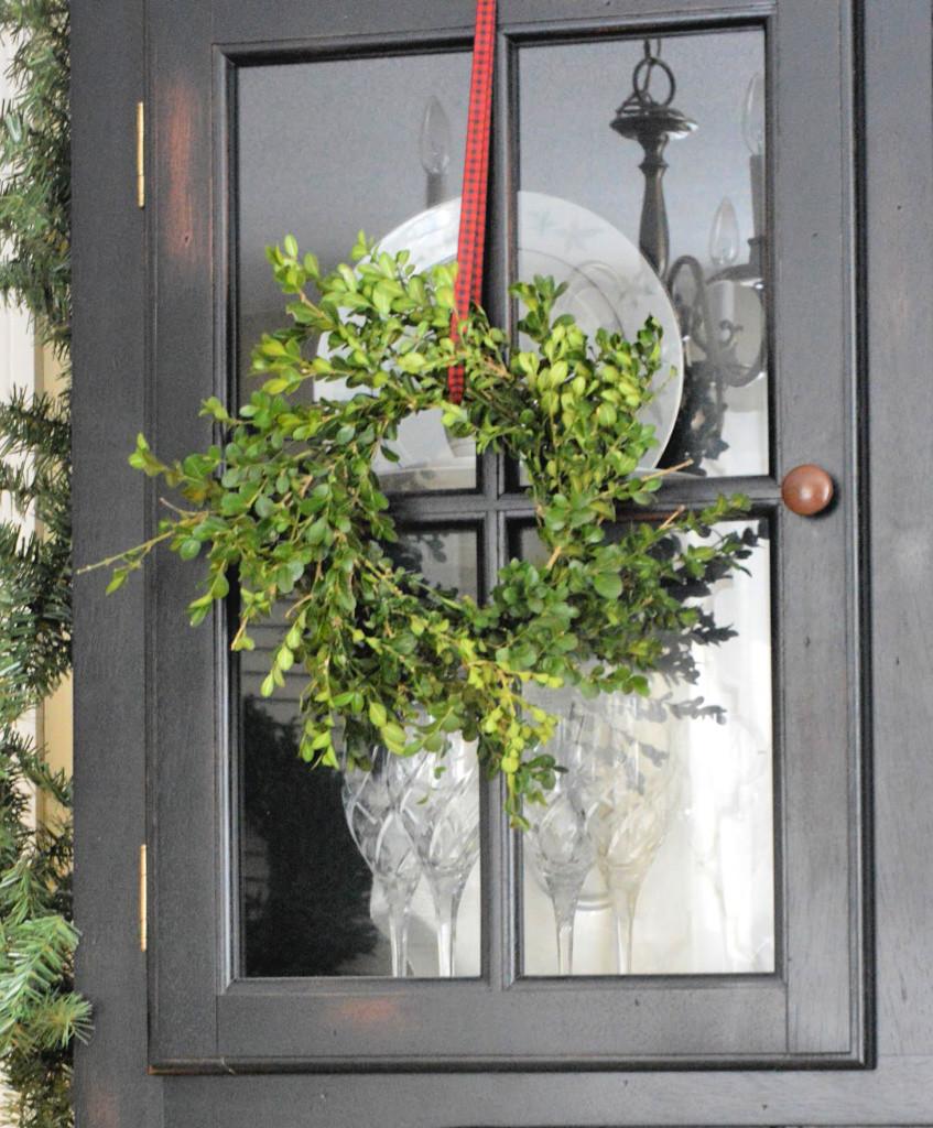 DIY Faux Boxwood Wreath
 DIY a Fresh Boxwood Wreath