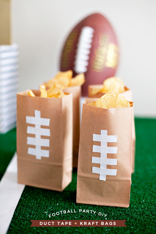 DIY Football Party Decorations
 10 Fun & Simple Super Bowl Party Ideas