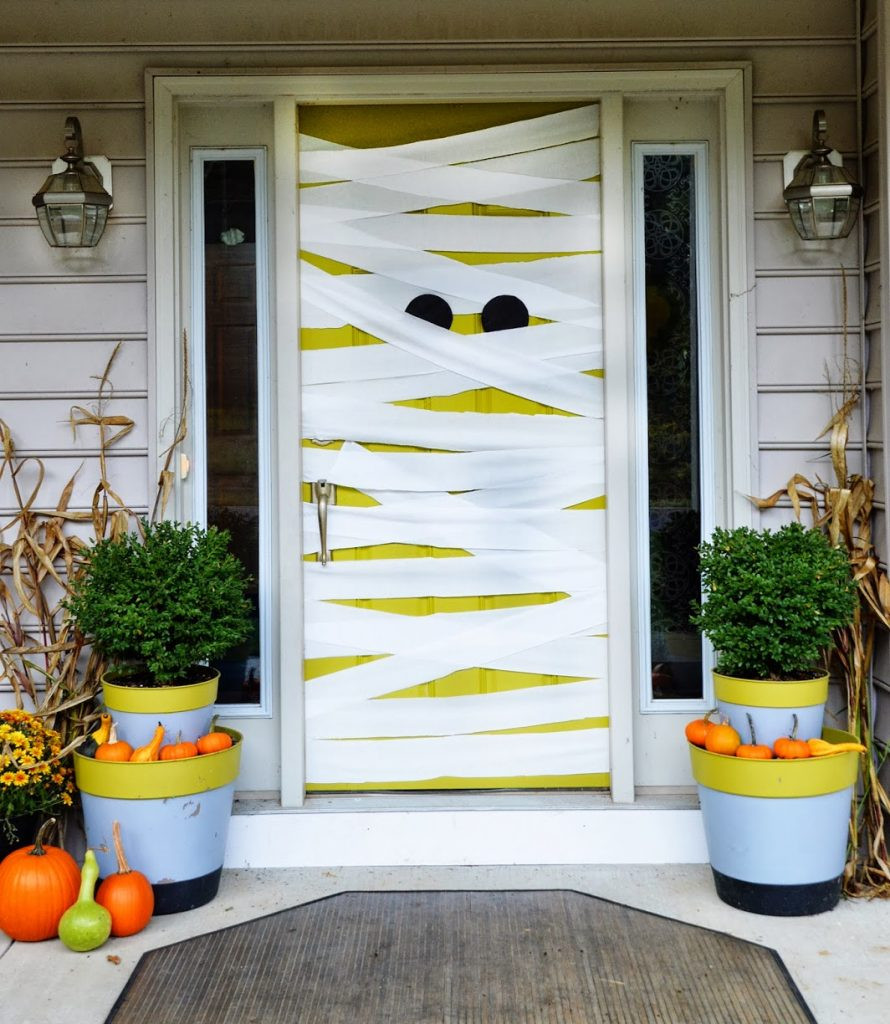 DIY Front Door Decorations
 8 fun spooky and definitely easy DIY Halloween door