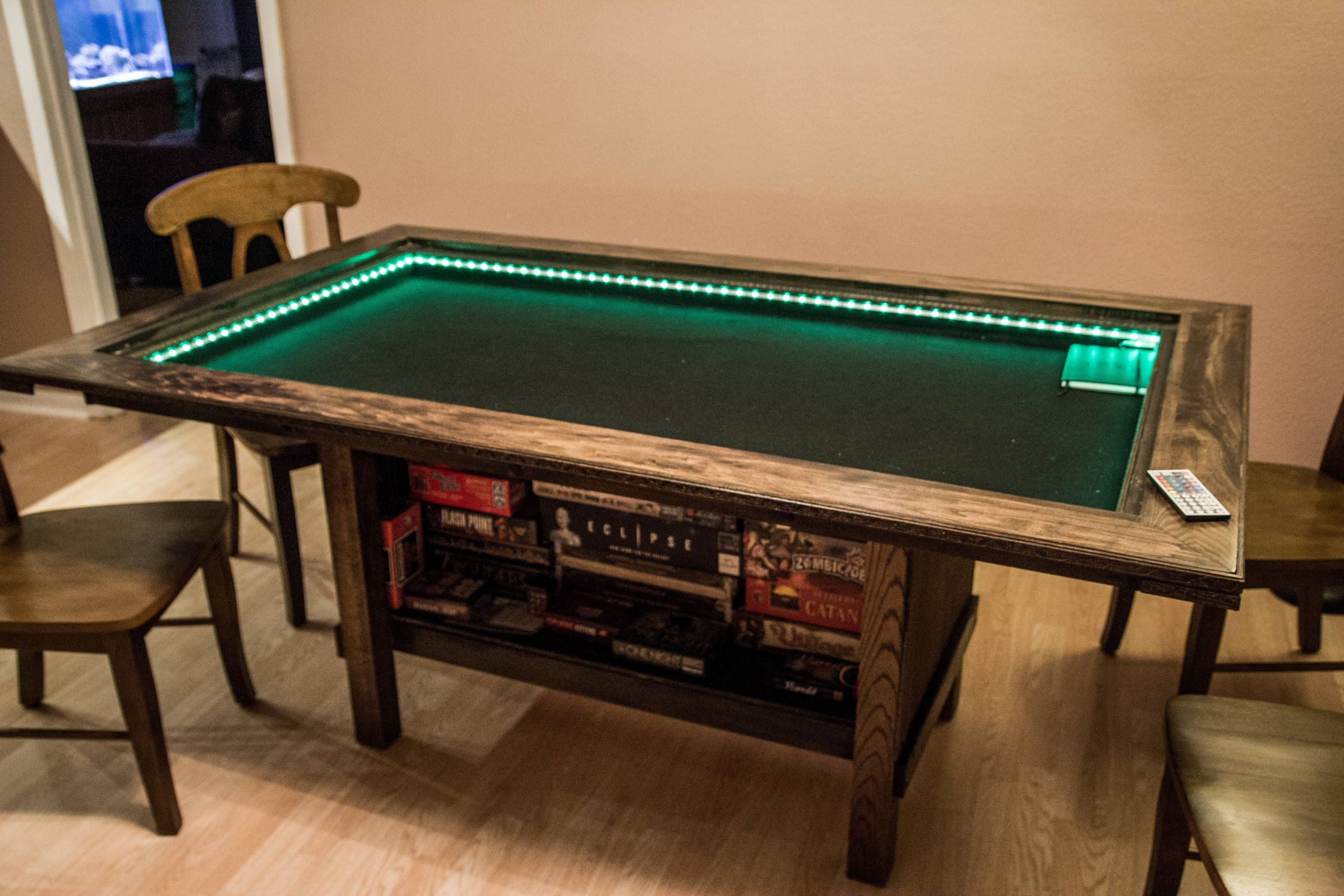 DIY Gaming Table Plans
 Gaming table