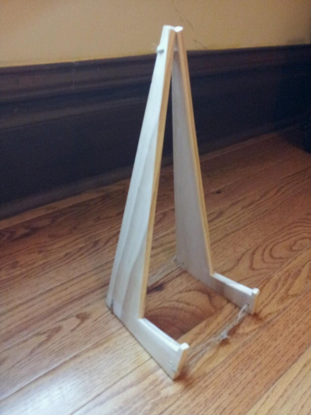 DIY Guitar Stand Plans
 18 Simple DIY Guitar Stand From a Single Piece Wood