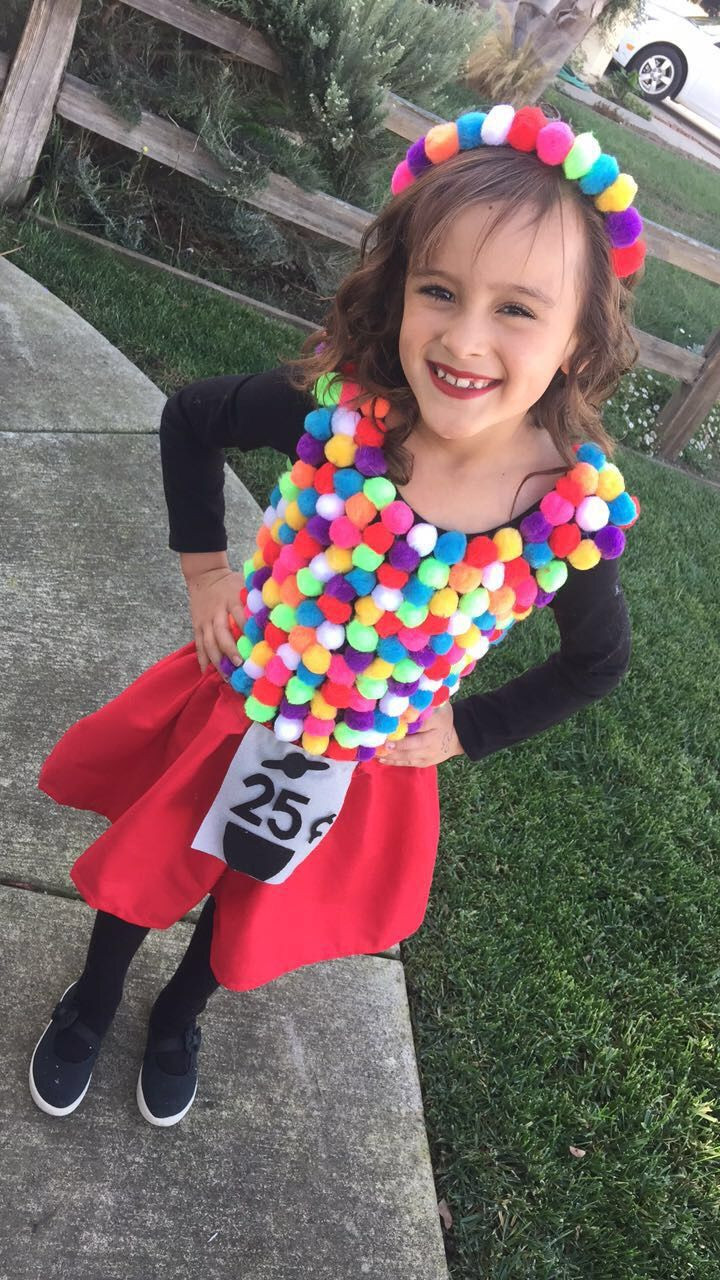 DIY Gumball Costume
 DYI gumball machine costume for little girls