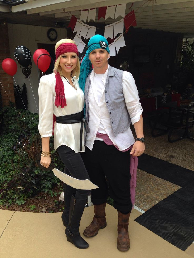 DIY Halloween Costumes Couples
 35 Couples Halloween Costumes Ideas InspirationSeek