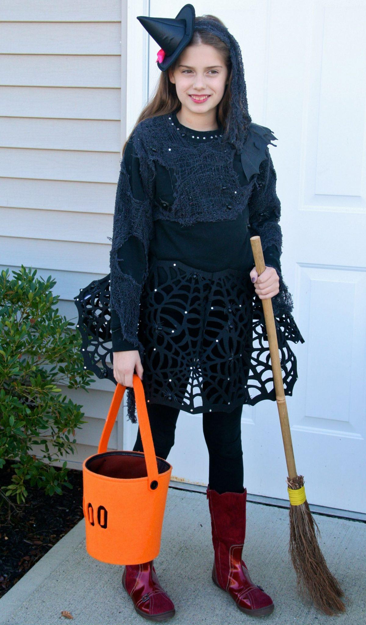 DIY Halloween Costumes Girls
 DIY Trendy Witch Costume for Tween Teen Girls