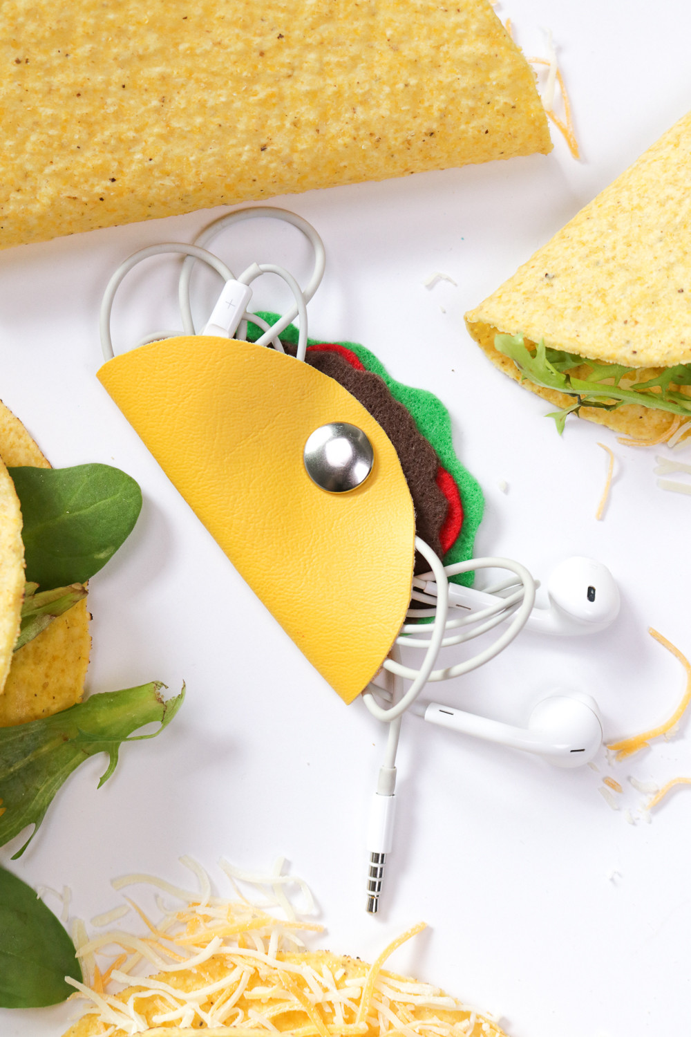 DIY Headphone Organizer
 DIY Taco Headphone Organizer