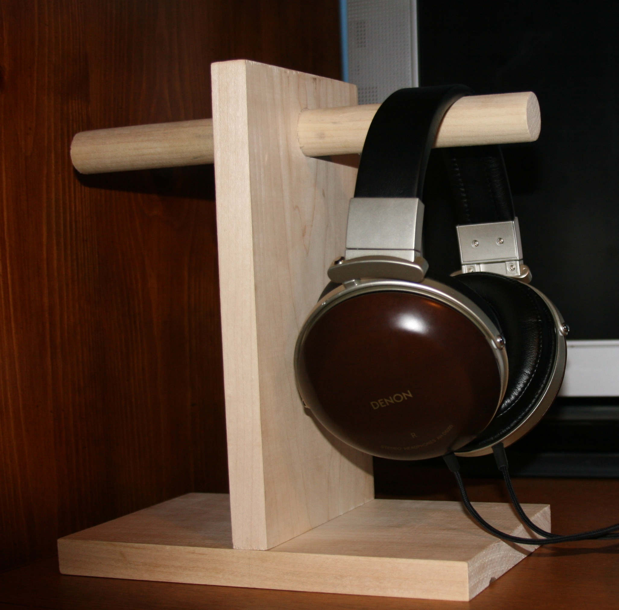 DIY Headphone Organizer
 50 Best DIY Headphone Stand Ideas