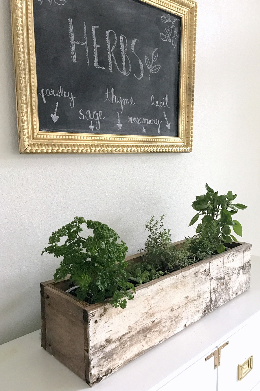 DIY Herb Planter Box
 DIY wooden herb planter box