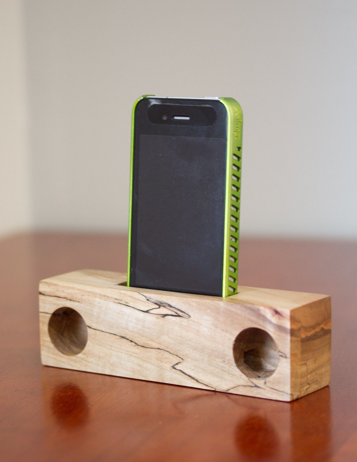 DIY Iphone Dock Wood
 Natural wood acoustic speaker for your iPhone