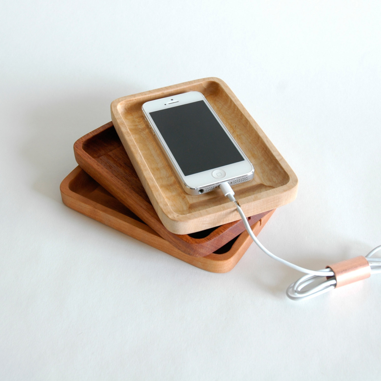 DIY Iphone Dock Wood
 22 Easy DIY Driftwood Docking Stations for Your Devices