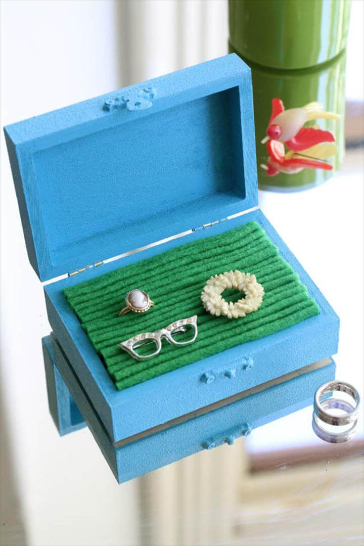 DIY Jewelry Boxes
 Top 17 Unique Handmade Jewelry Box Ideas