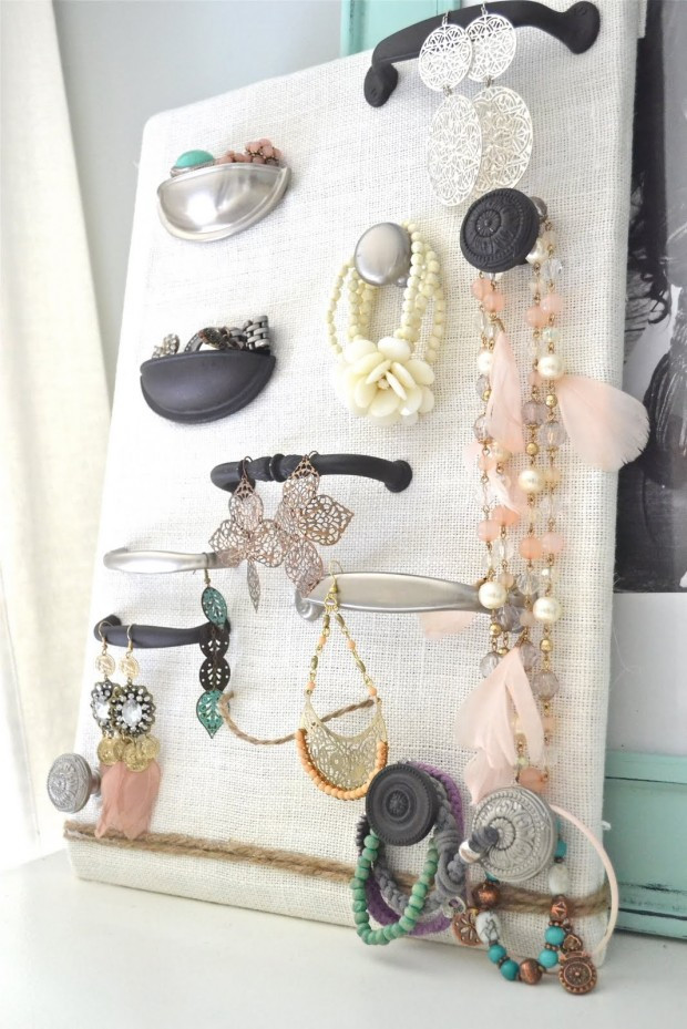 DIY Jewelry Organizer Ideas
 18 Extremely Creative DIY Jewelry Storage Solutions for