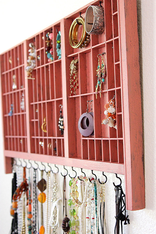 DIY Jewelry Organizer Ideas
 11 Fantastic Ideas for DIY Jewelry Organizers