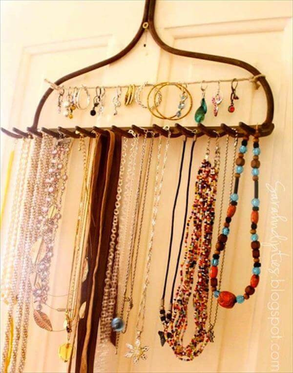 DIY Jewelry Organizer Ideas
 8 Unique DIY Jewelry Holder Ideas