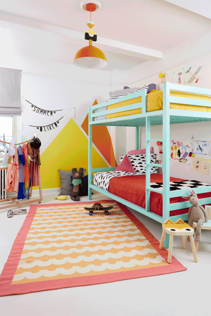 DIY Kids Bedrooms
 5 Tips for a DIY Kids Room Makeover