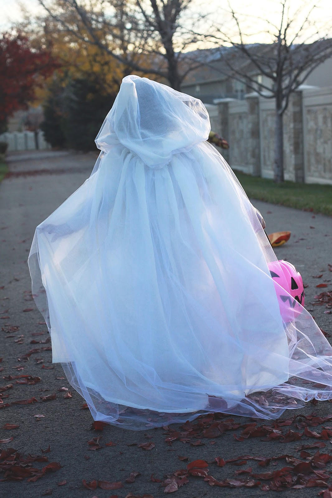 DIY Kids Ghost Costume
 do it yourself divas DIY Ghost Costume