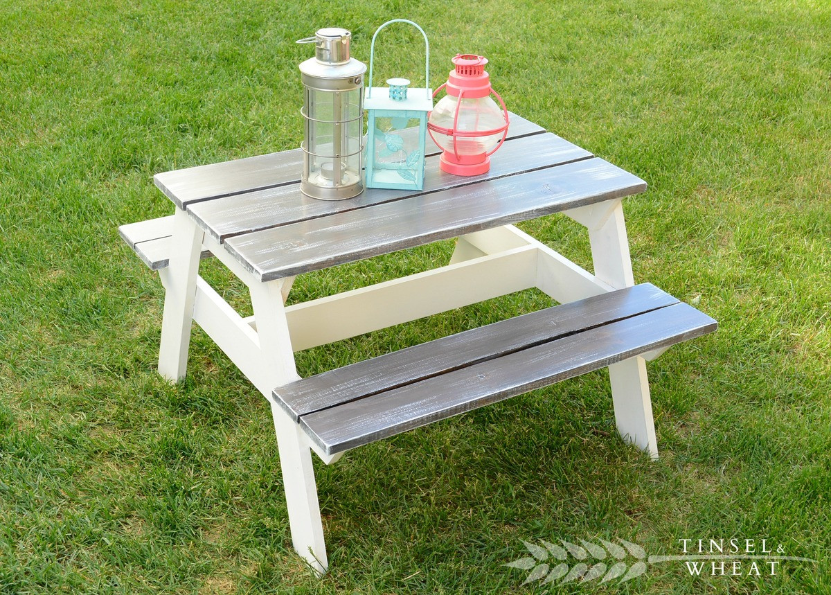 DIY Kids Picnic Table
 Ana White