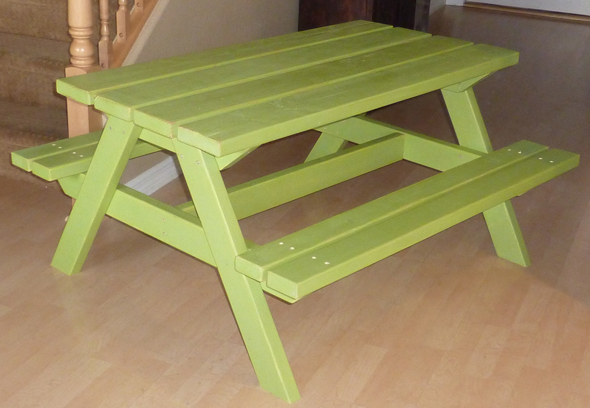 DIY Kids Picnic Table
 Ana White