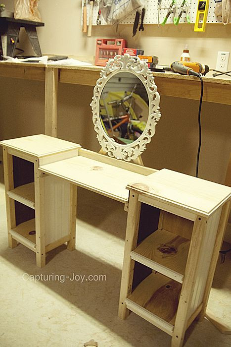DIY Kids Vanity
 Little Girls Play Vanity Table