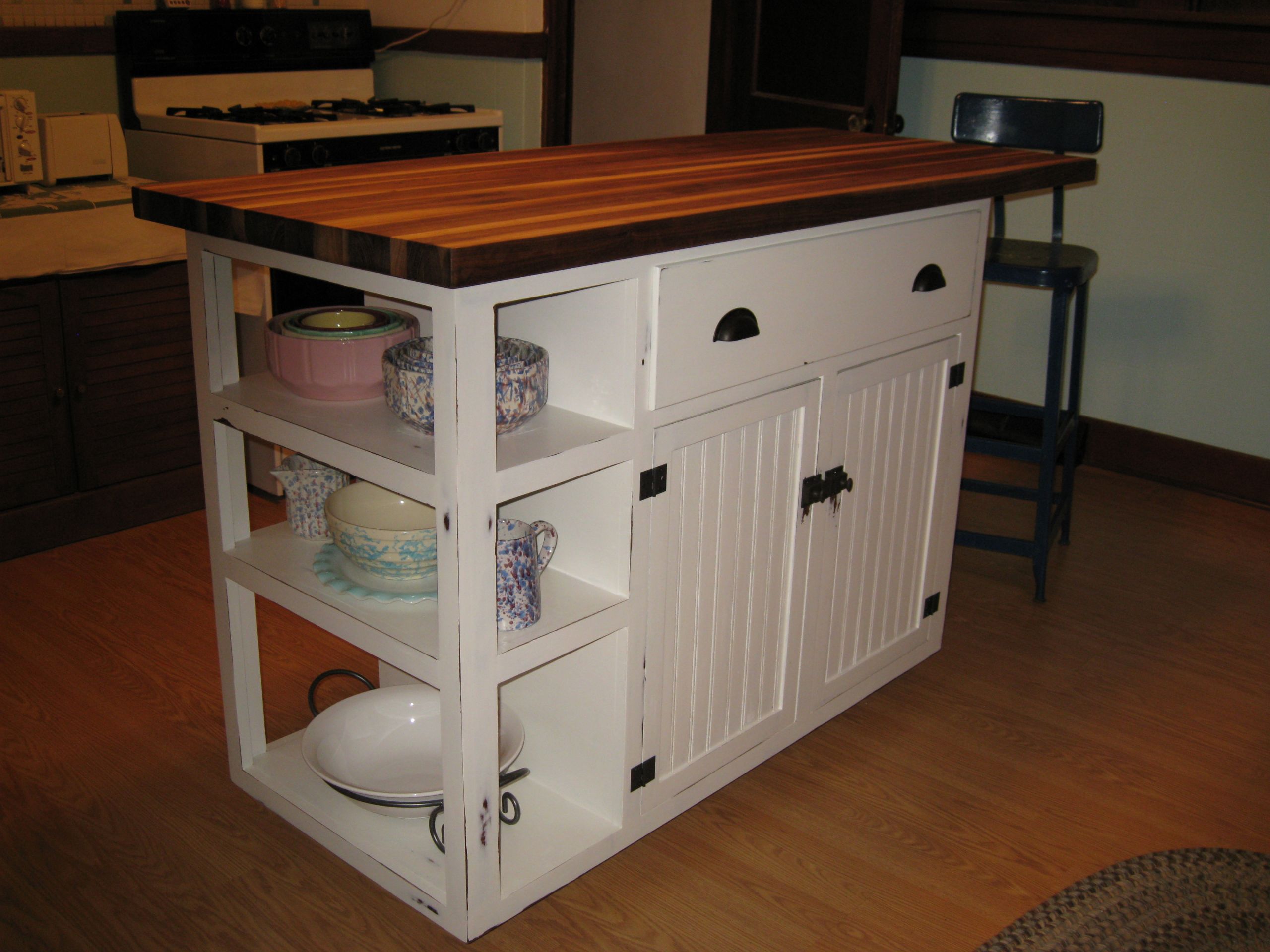 DIY Kitchen Island Plan
 Ana White