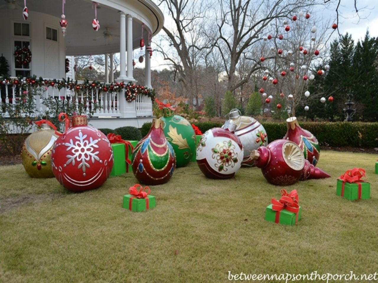 DIY Large Outdoor Christmas Decorations
 diy outdoor christmas decorations big christmas ornaments