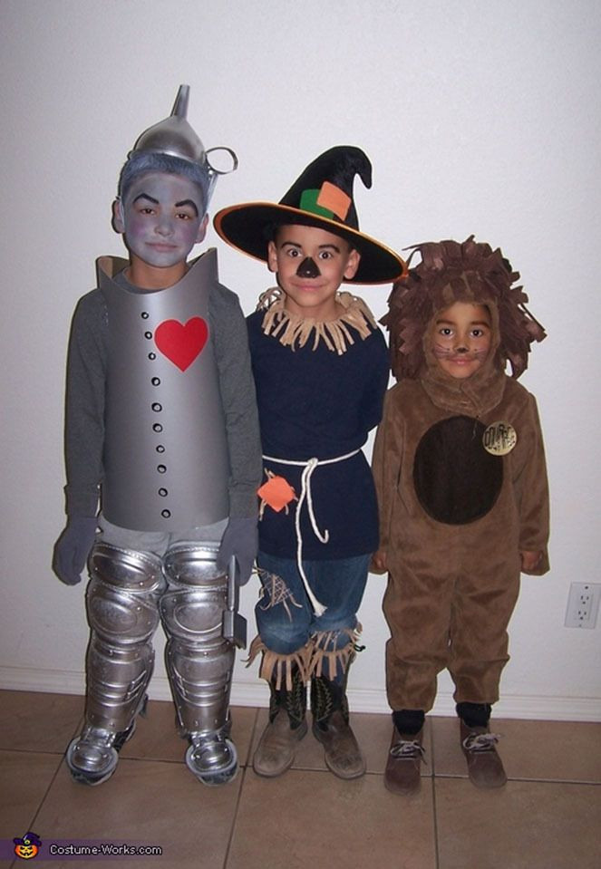 DIY Lion Costume Wizard Of Oz
 54 Cute Creepy And Clever Halloween Costumes For Siblings