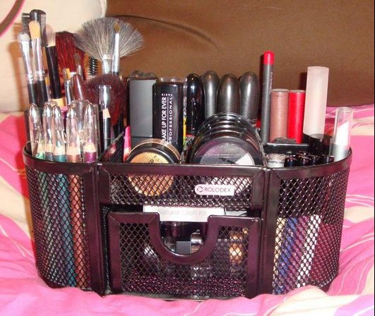 DIY Lipstick Organizer
 Fantastic DIY Makeup Organizers