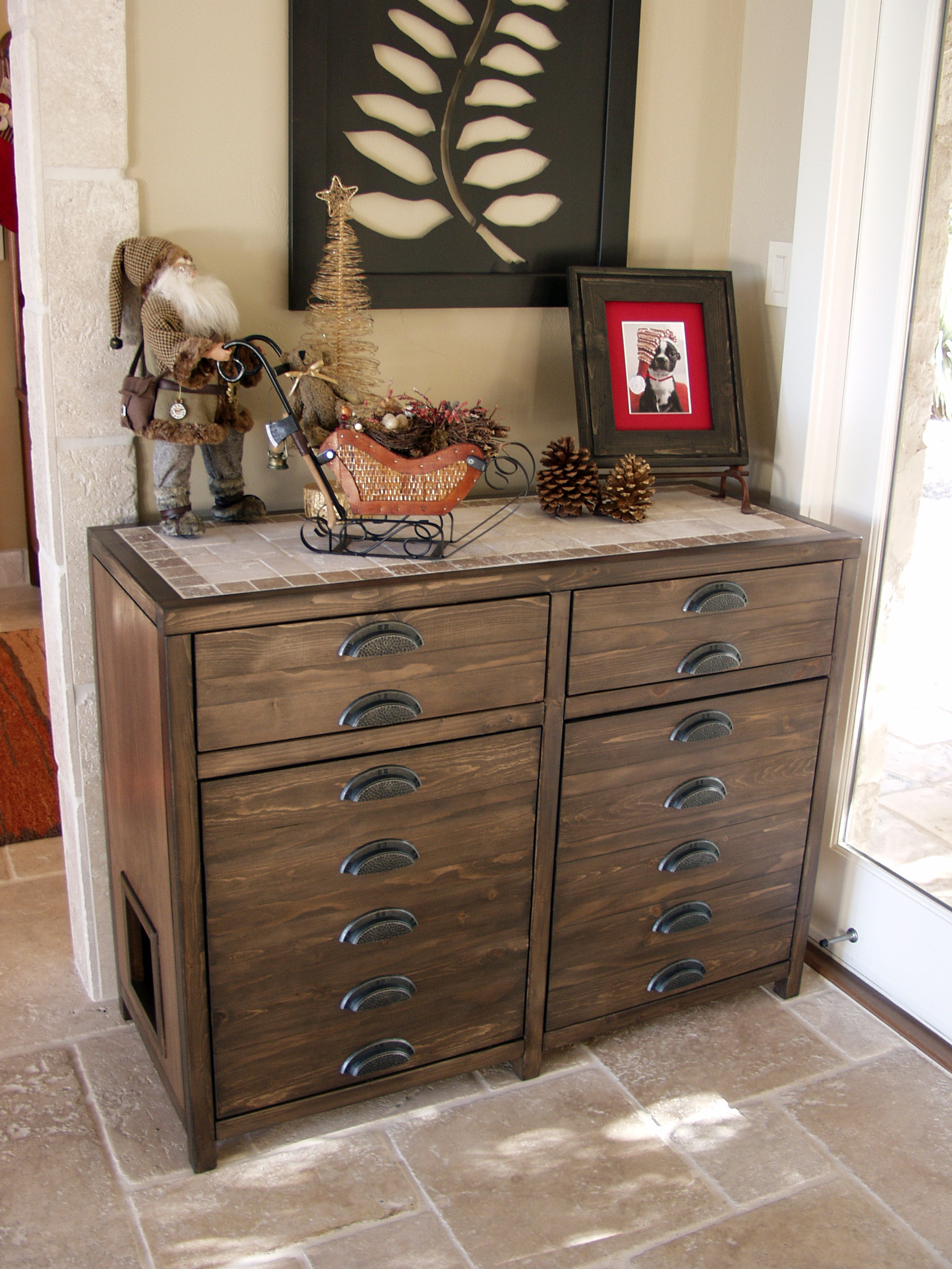 DIY Litter Box Cabinet
 Ana White