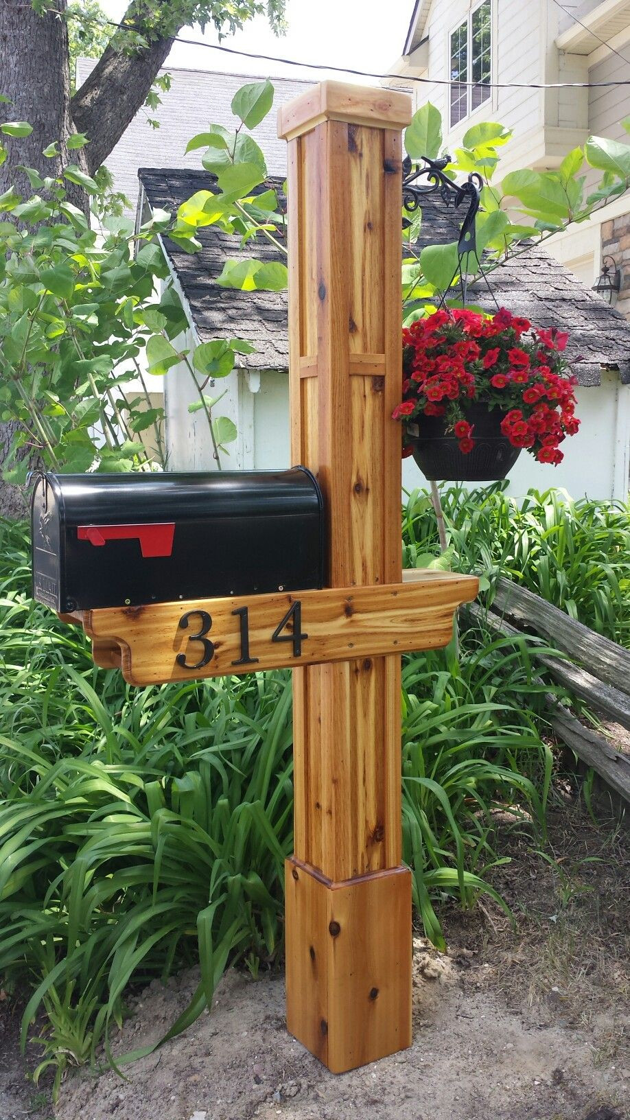 DIY Mailbox Plans
 Cedar mailbox post