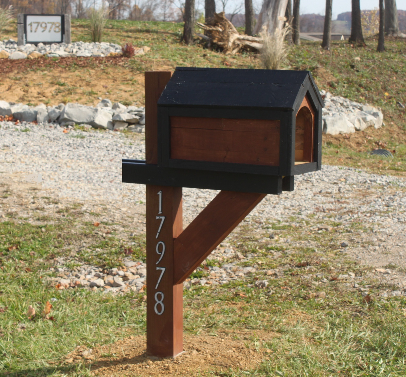 DIY Mailbox Plans
 Building A Cool Mailbox From A Pallet For Under $13