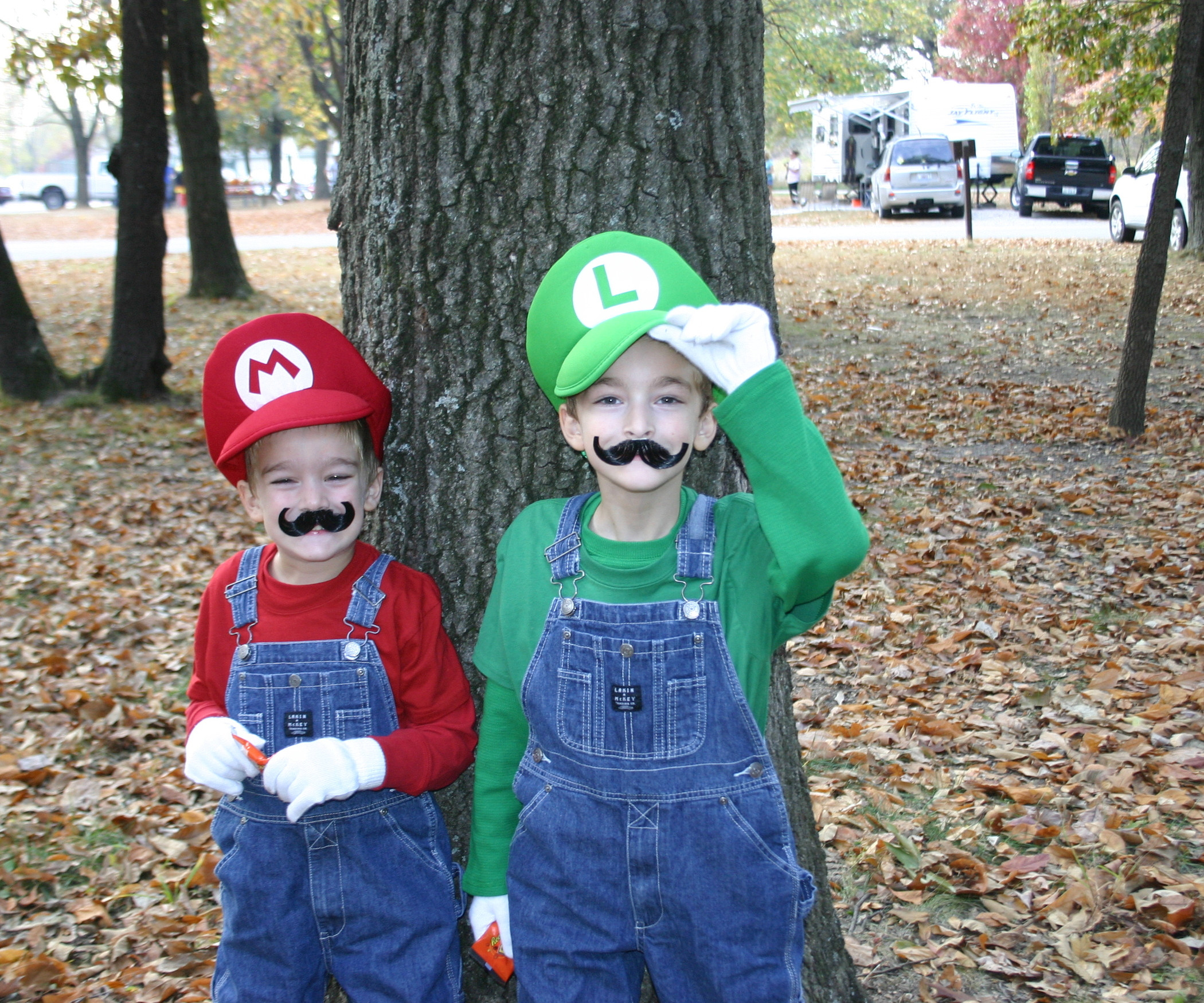 DIY Mario Costumes
 Mario Bros Costumes With Sound Effects 8 Steps with