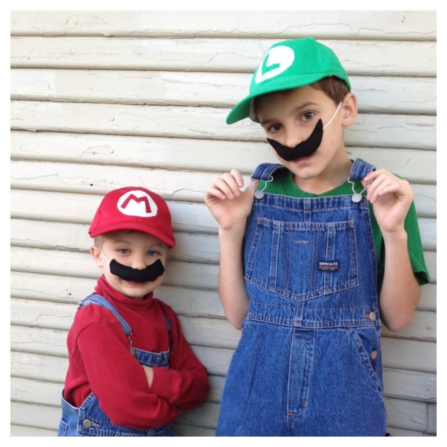 DIY Mario Costumes
 DIY Mario and Luigi Costumes Maker Mama