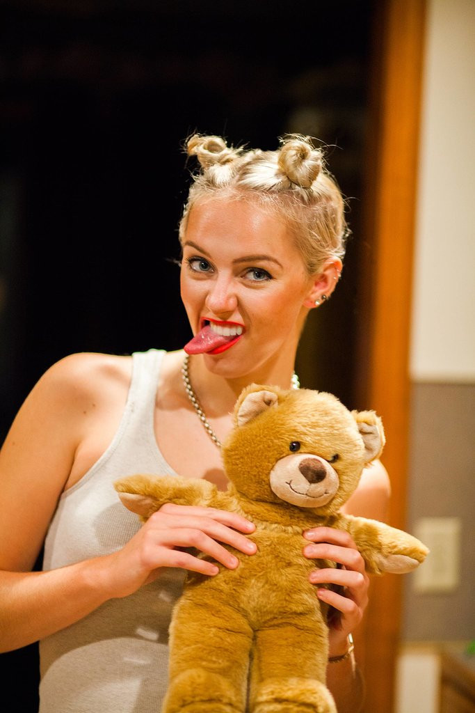 DIY Miley Cyrus Costume
 25 Fantastic DIY Halloween Costumes