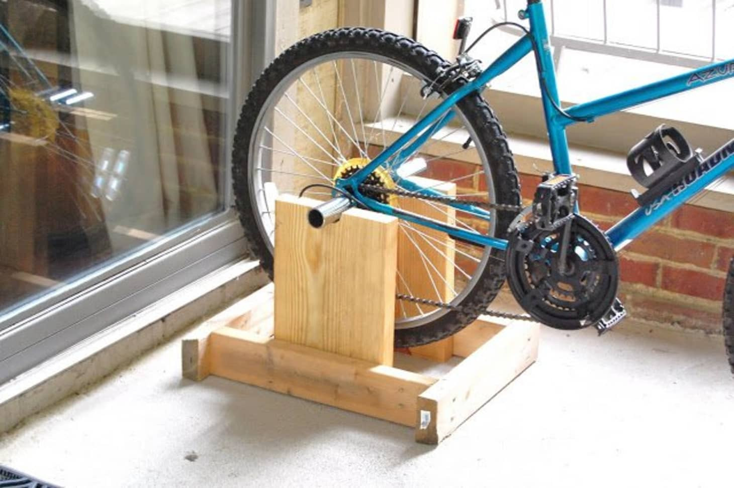 DIY Motorcycle Stand Wood
 DIY Ideas 9 Bike Stands You Can Make Yourself