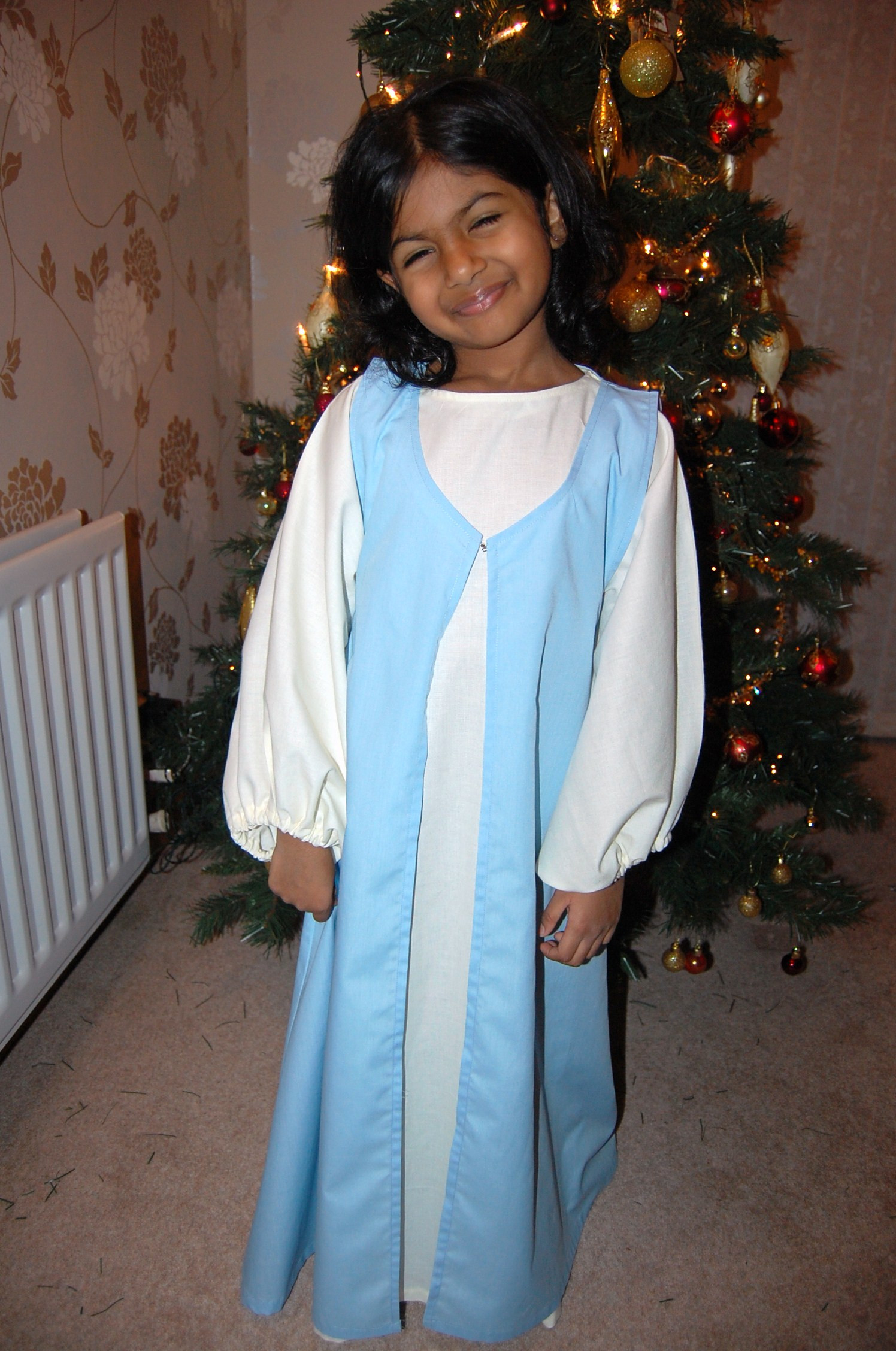 DIY Nativity Costumes
 Vogue 1359 DIY twist front jersey dress and DIY nativity
