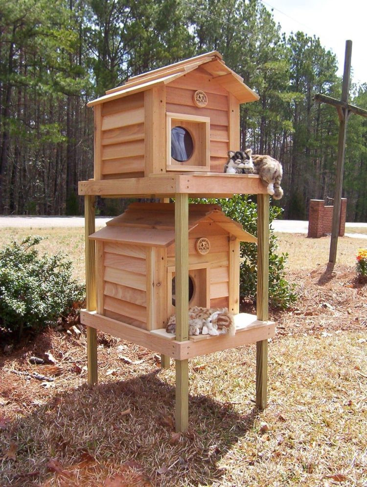 DIY Outdoor Cat House For Winter
 52 DIY Outdoor Cat House Ideas For Winters And Summer