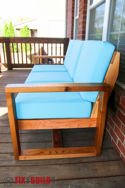 DIY Outdoor Couches
 How to Build a DIY Modern Outdoor Sofa