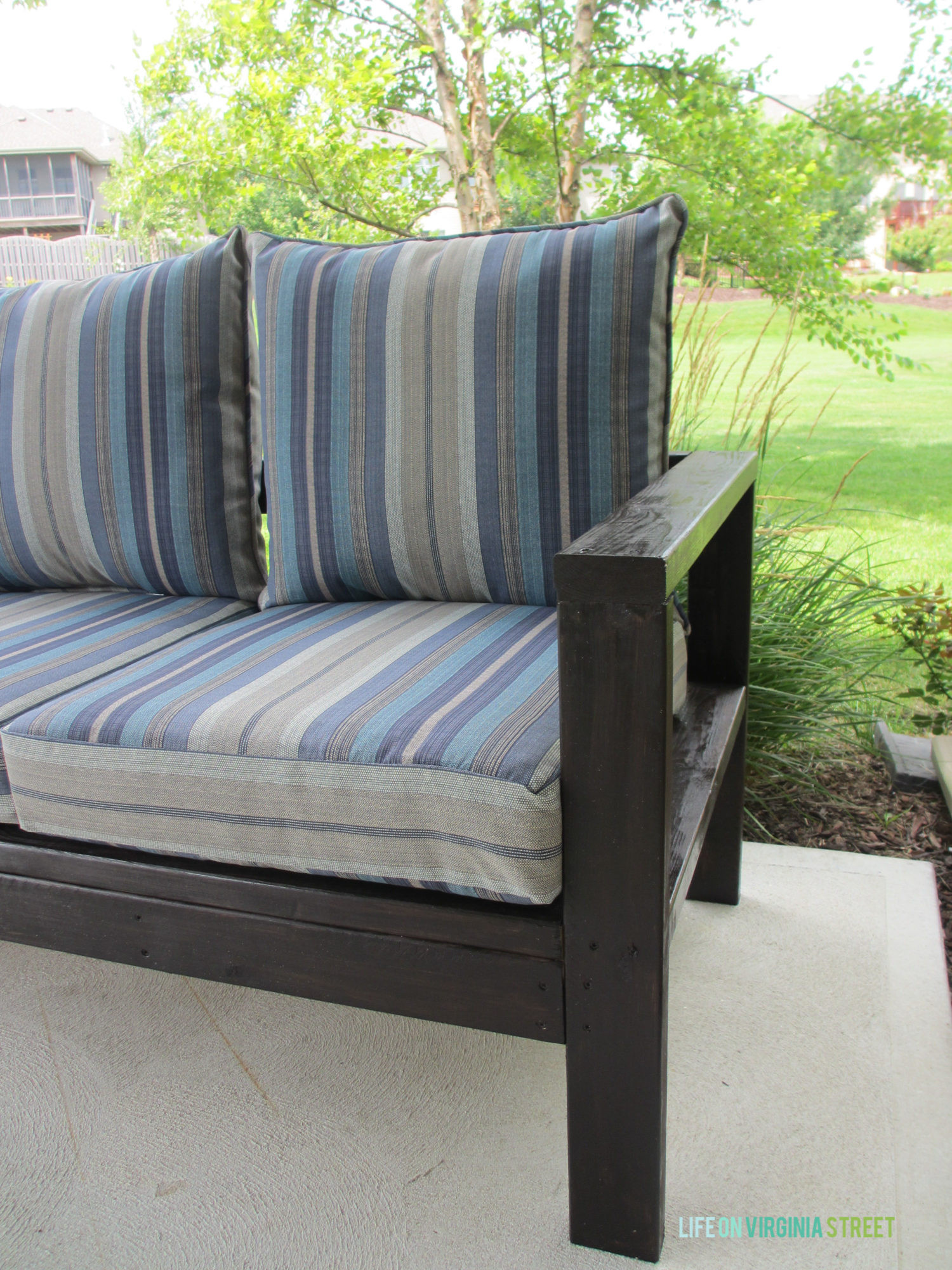 DIY Outdoor Couches
 How to Build a DIY Outdoor Couch