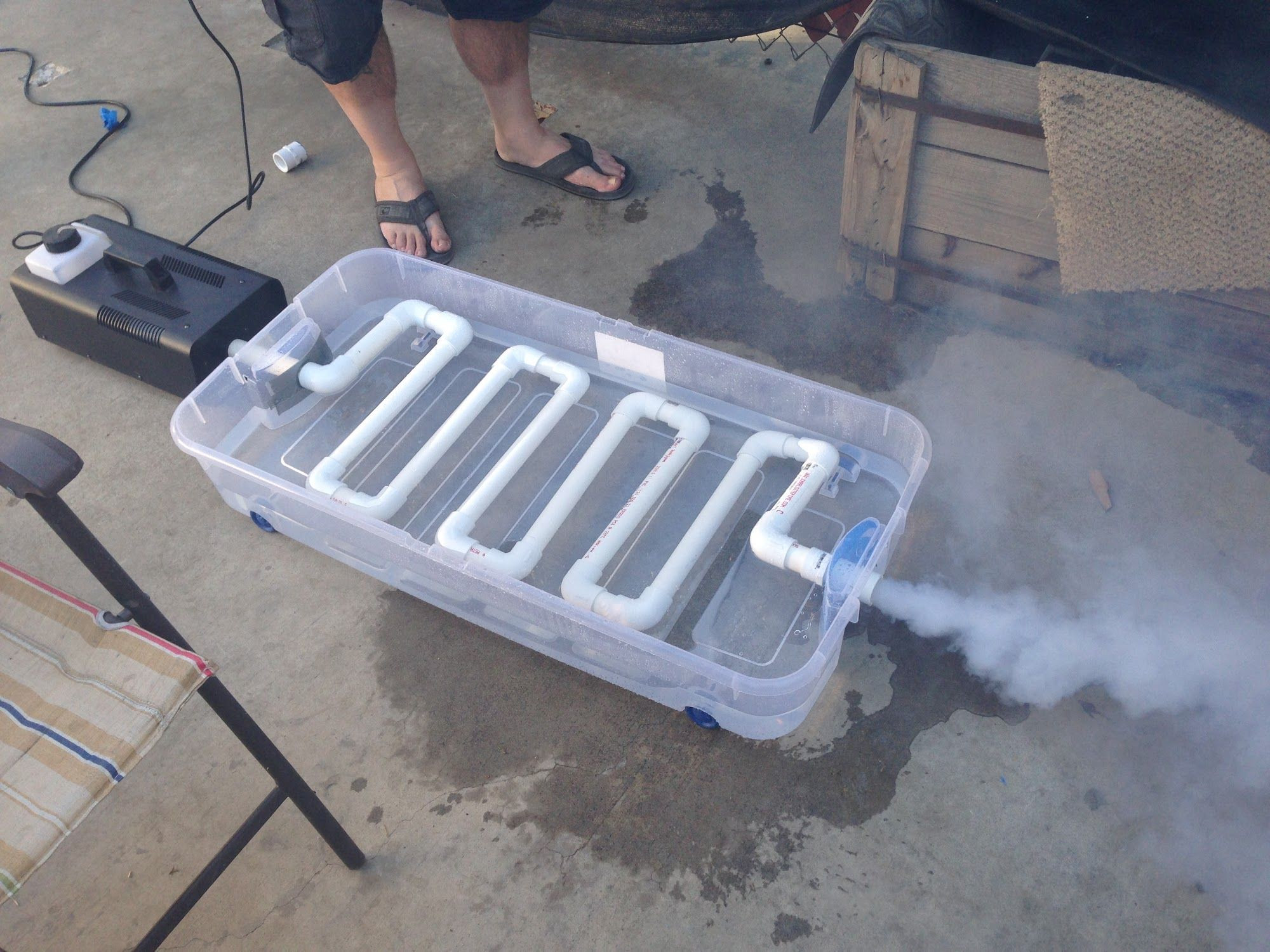 DIY Outdoor Fog Machine
 Day 10 Fog Machine Chiller a guest post