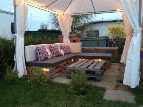 DIY Outdoor Furniture Ideas
 12 Amazing DIY Pallet Outdoor Furniture Ideas