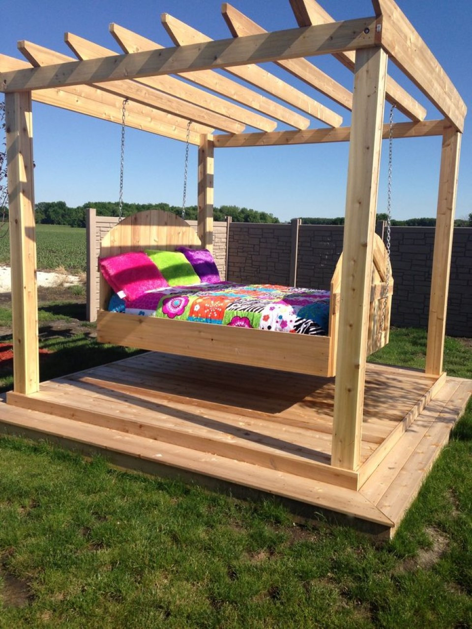 DIY Outdoor Hanging Bed
 Best Rated Air Mattress – Cool Swinging Bed to Relax