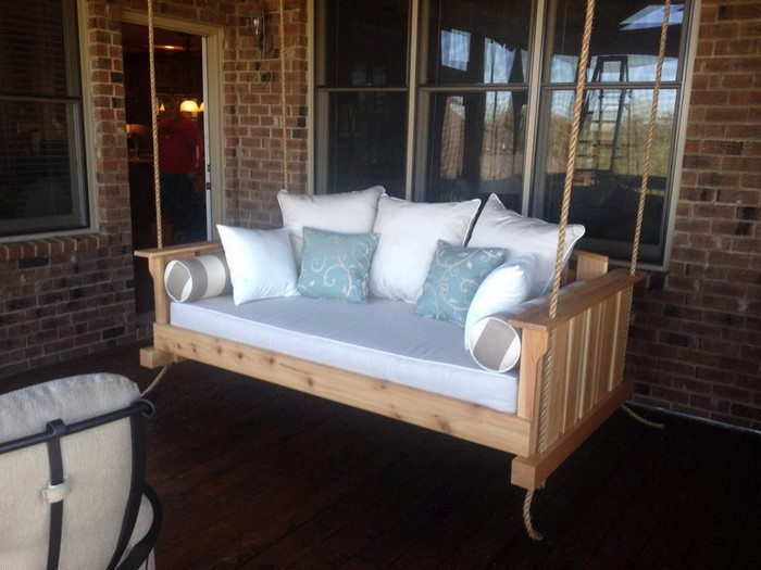 DIY Outdoor Hanging Bed
 Learn how to build your own hanging day bed swing – Your