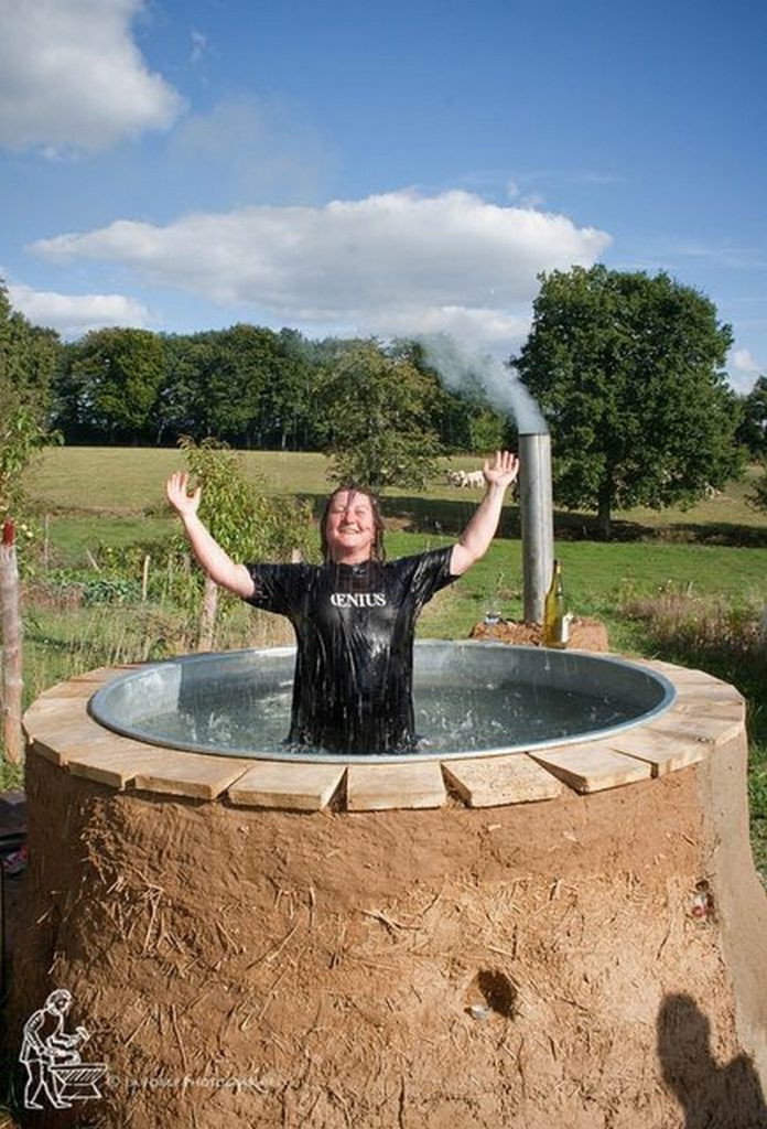 DIY Outdoor Hot Tub
 Sizzling outdoor hot tubs that will make you want to