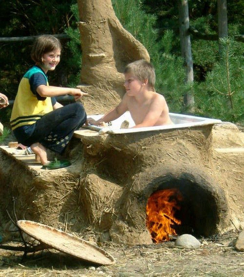 DIY Outdoor Hot Tub
 Sizzling outdoor hot tubs that will make you want to