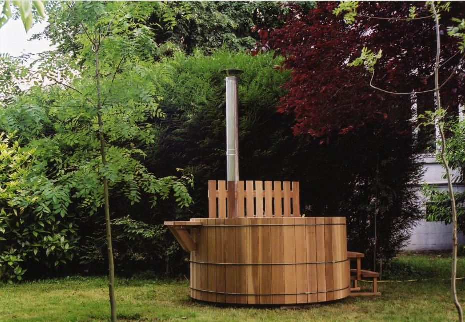 DIY Outdoor Hot Tub
 9 DIY Outdoor Hot Tubs You Can Build Yourself Shelterness