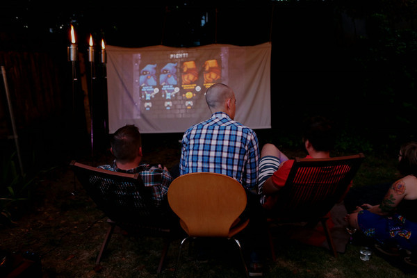 DIY Outdoor Movie Night
 Outdoor Movie Night DIY