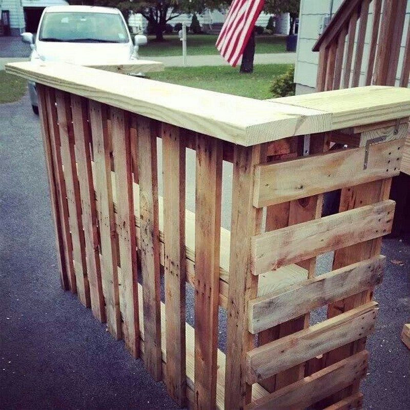 DIY Outdoor Pallet Bar
 DIY Pallet Outdoor Bar and Stools